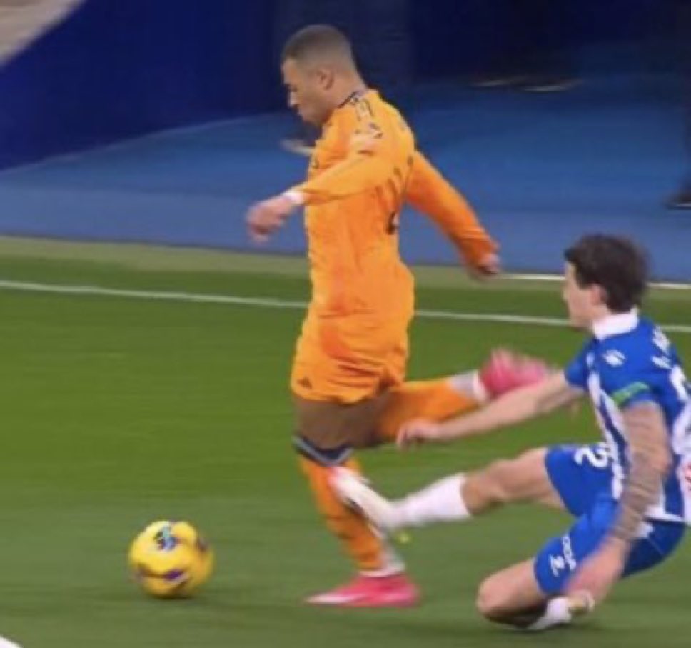 (fan) Danik tweet media