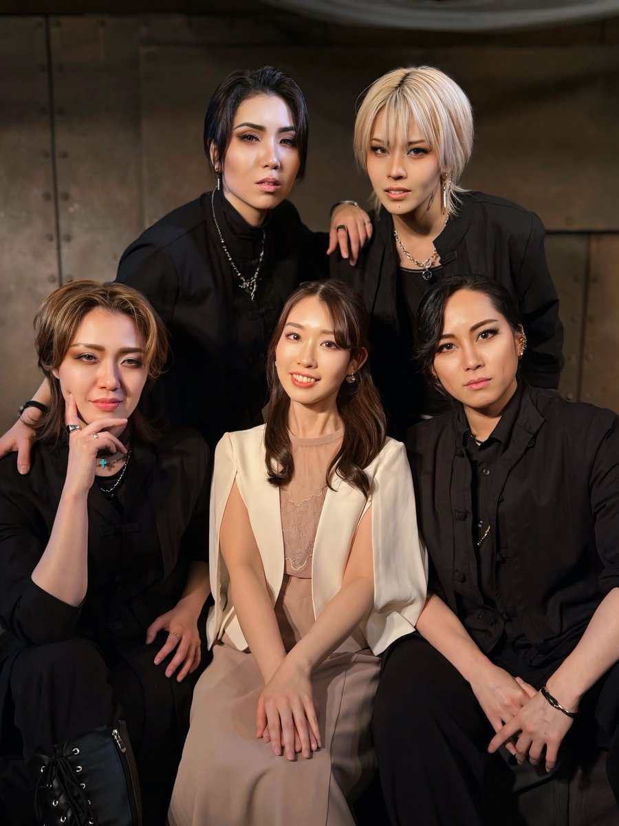 mono_musica's tweet photo. 次回公演のお知らせ──

出演 ▷ 紗弓/マナ/みき/まなむ/文音
脚本・演出 ▷ ヤマケイ
音楽 ▷ 小林成宇

【日程】2026年6月18日(木)-21日(日)
【会場】新中野ワニズホール(東京都)

紅一点の紗弓と4人の男役による、
新たな物語が始まります。
公演詳細、近日公開。

🐋 https://t.co/IPDXgxMkwL