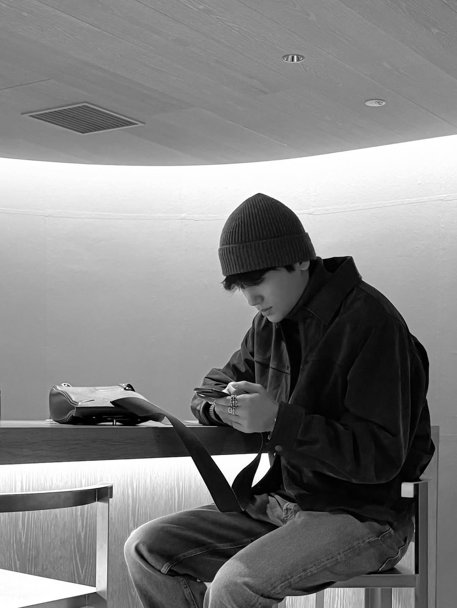 Hyungsik tweet media