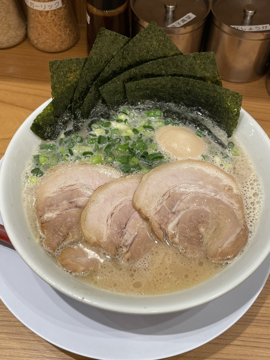 よはく tweet media