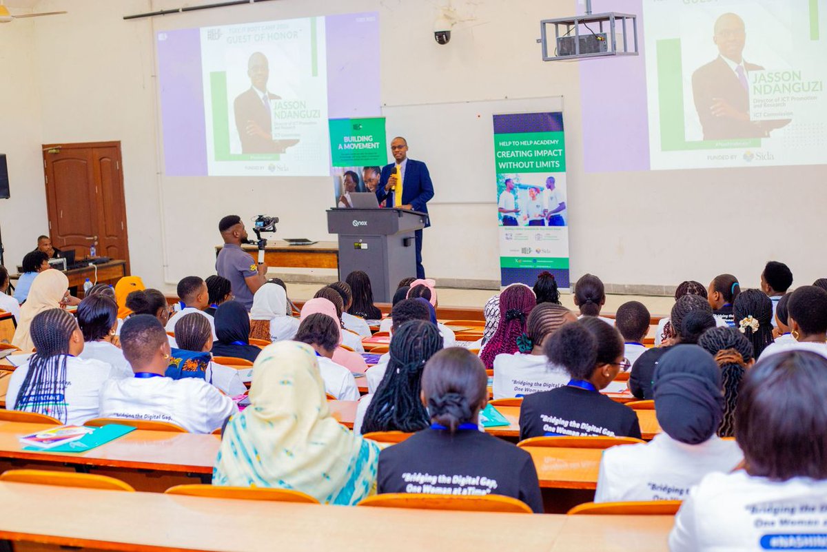 Mwaki28's tweet photo. Nawahasa mabinti mnaonufaika na TGEE IT Boot Camp kuwekeza muda na akili katika mafunzo haya ulimwengu huu wa kidigitali kwani yanaenda kubadili mustakabali wa maisha yenu. ~ Ndg. Jasson Ndanguzi, Mkurugenzi wa Uhamasishaji na Utafiti wa TEHAMA, Tume ya TEHAMA.
#Nashindwaje https://t.co/nxUlKx1g6u