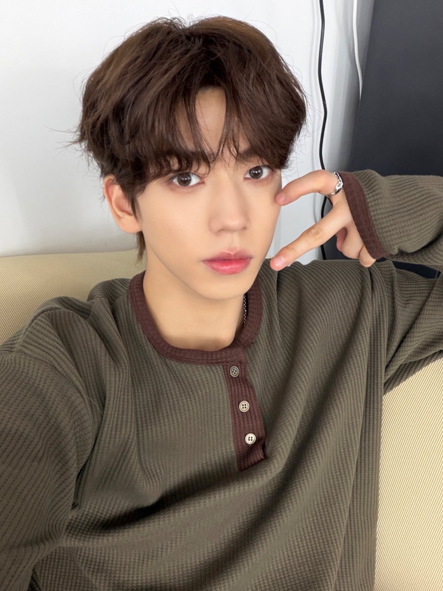 8TURN Members tweet media