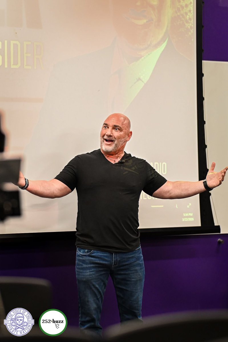 Pirate Radio ☠️ tweet media