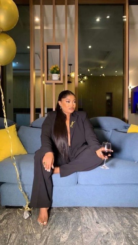 Kai..  see my former boss in the ushering business..,
The mentor that’ inspired me…
CEO of Special IB ushers..

😭😭😭😭😭

God Aunty ib, who did this to you??

Why person go shoot her 6 times?
What’s her offense?
Portharcourt city how many promising striving youth more? 💔💔💔