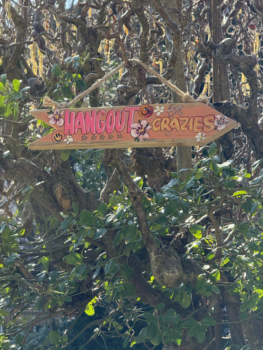 Lady Lachfalte tweet media