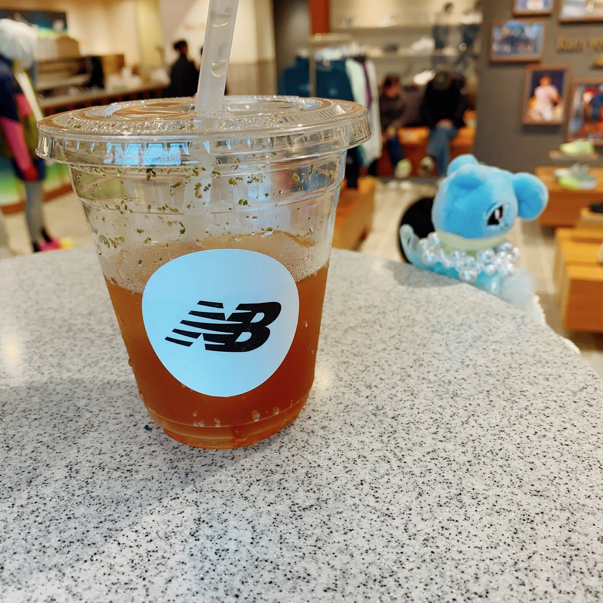 250cm220kg's tweet photo. ラプラスと𝐧𝐞𝐰 𝐛𝐚𝐥𝐚𝐧𝐜𝐞✌️👟
梅スポドリ美味しくて美味しくて...🥹🥹

#ポケぬい #ポケモンfit https://t.co/rHJraoYU2F