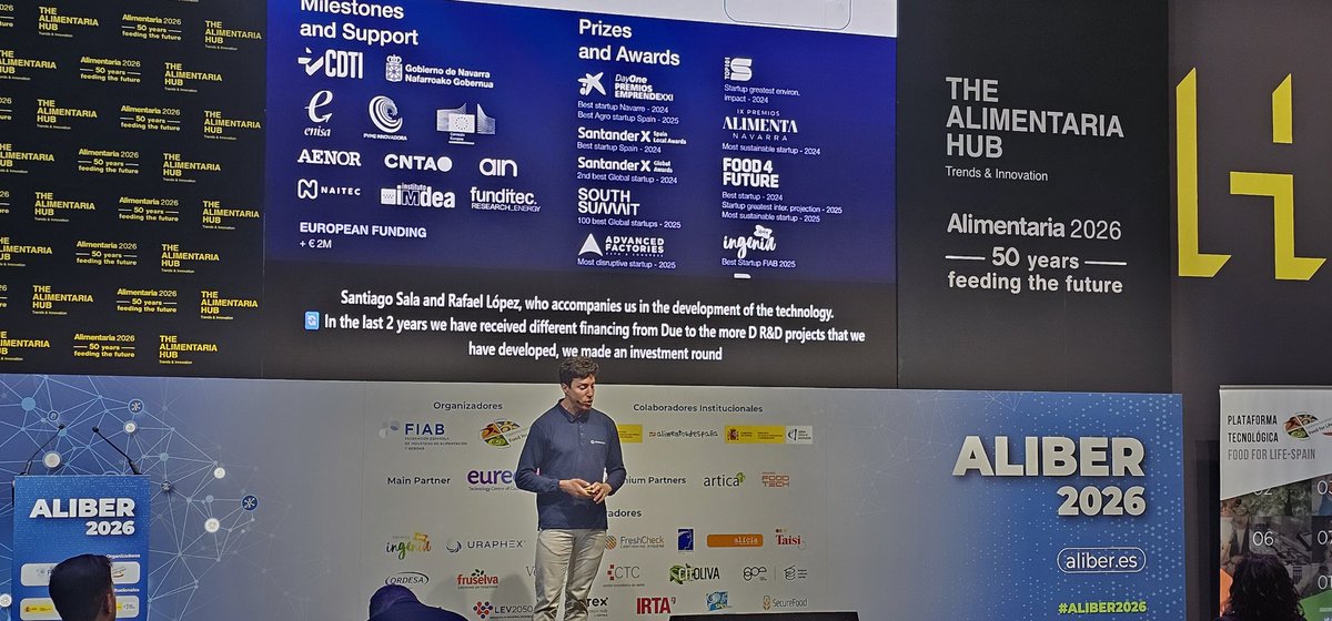 Food4LifeSPAIN's tweet photo. @jlopezcol @Henar_Comunica @EduardoCotillas @esFIAB @AlimentariaBCN @Eurecat_news @Eurecat 🆙️ #ALIBER2026 | ¡Turno para la startup ganadora de los #PremiosIngenia 2025! Javier López, CEO de #URAPHEX, ha presentado los detalles del trabajo que realizan en esta entidad para reducir el consumo de agua y el uso de productos químicos, en el sector agroalimentario. https://t.co/4aIS1EAnEK