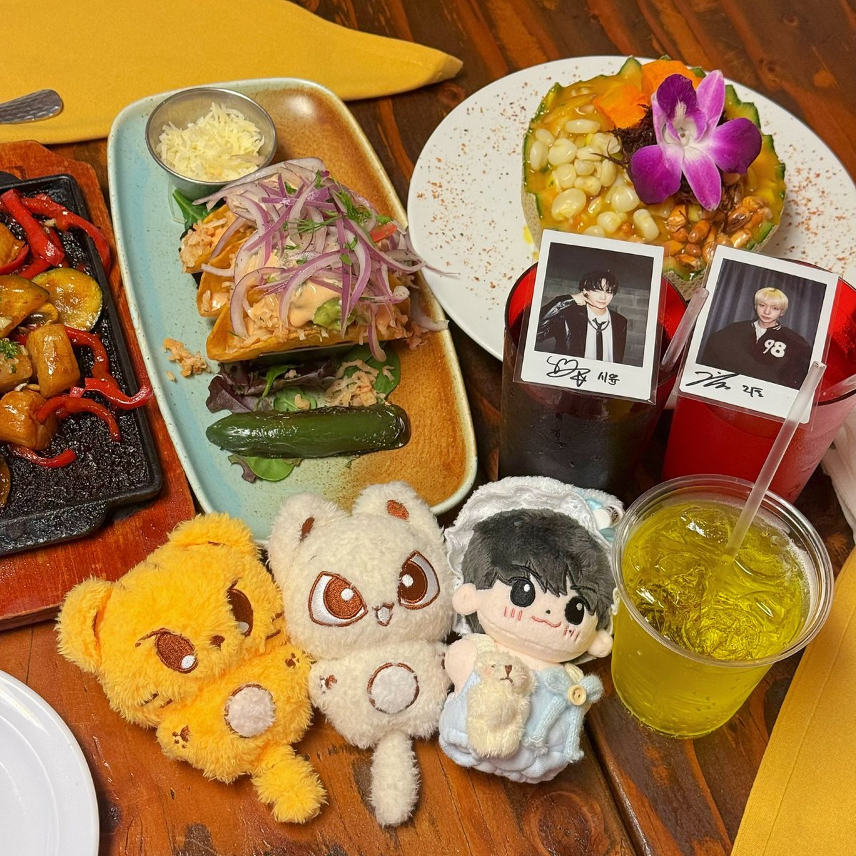 & 사사 tweet media