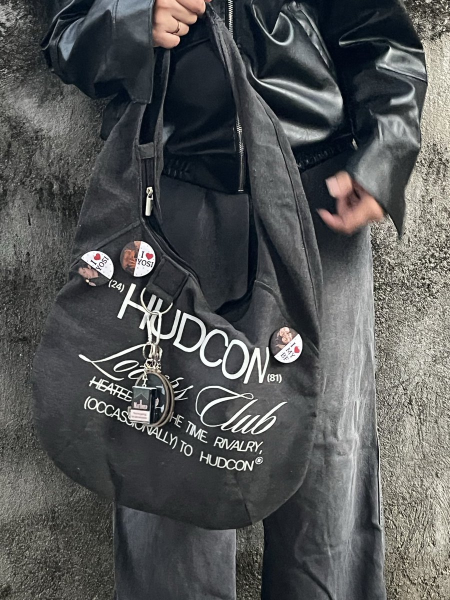 jo 🏒 - HOLLANOV YOSI KEYCHAIN 🚬 tweet media