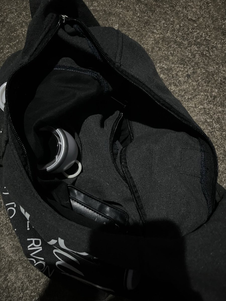 jo 🏒 - HOLLANOV YOSI KEYCHAIN 🚬 tweet media