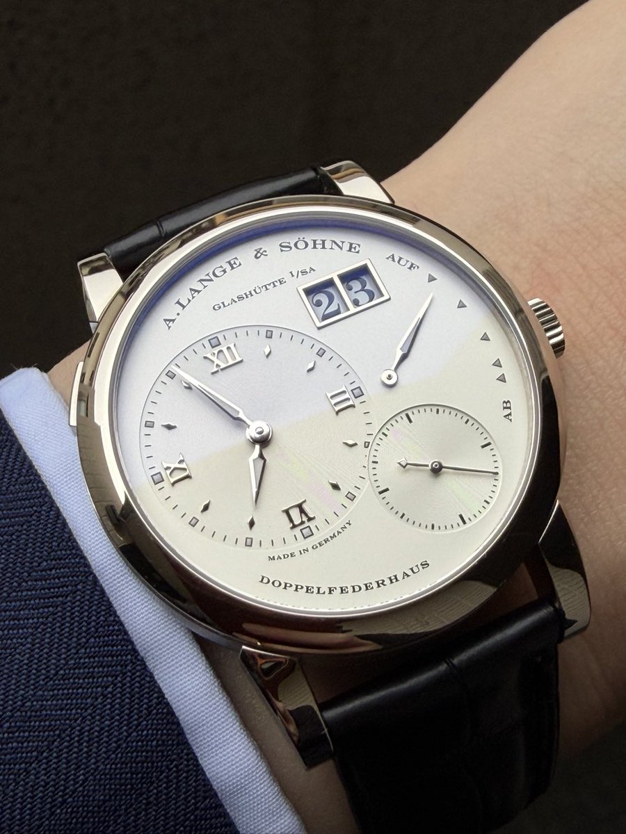 TheSlowTickCollector tweet media