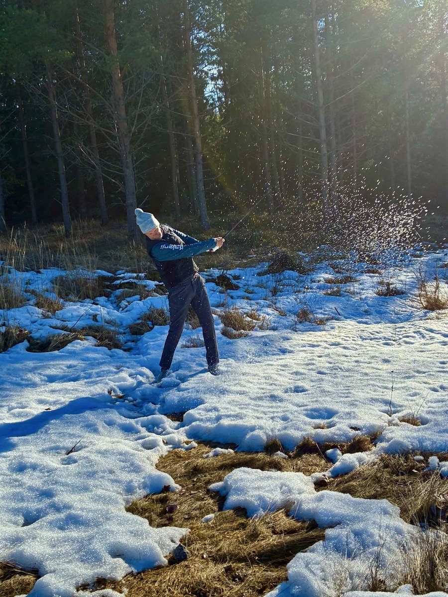 My Finnish friend who lives in Riyadh came to Finland. Since Hirsala Golf happened to open last Friday, of course I had to take him to the golf course right away. 

Golf is a different game in Finland in March. Specially if you can’t keep your ball on the fairway. 🤣 #golf