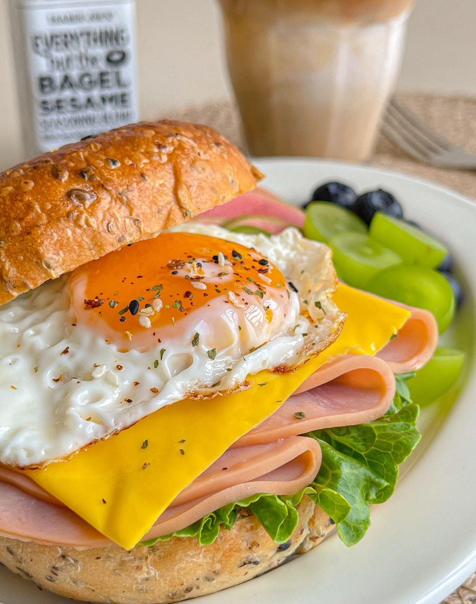 Daniel Holme tweet media