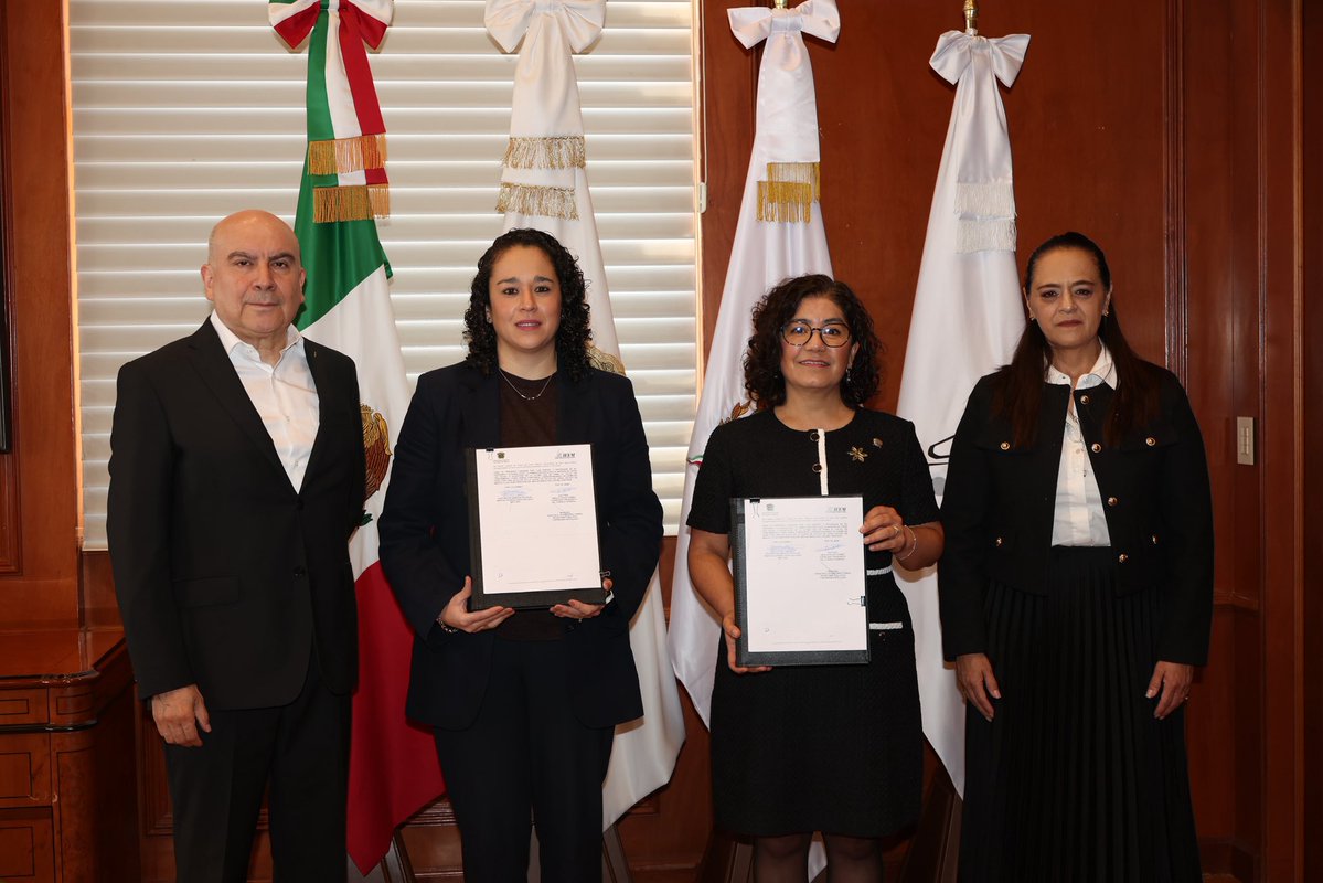 Paty Zarza tweet media