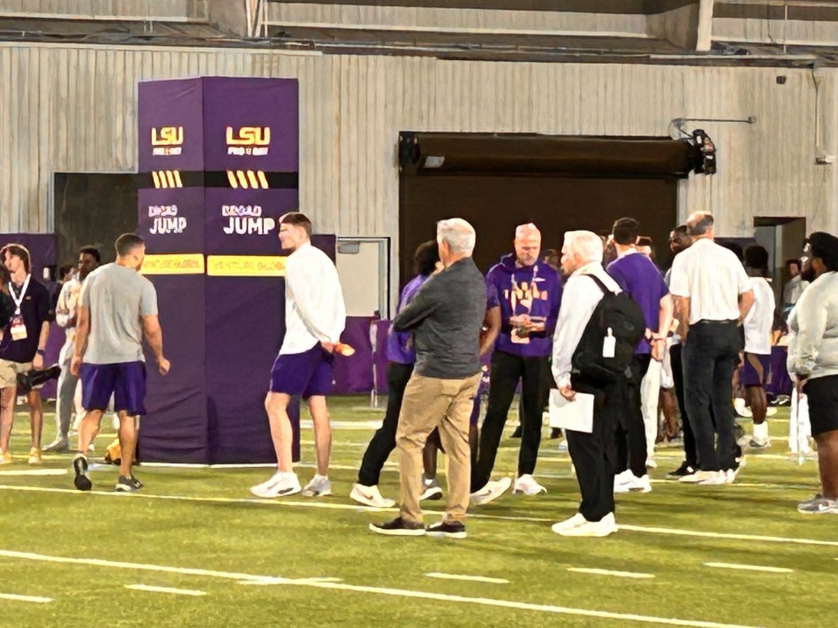 Mike Triplett tweet media