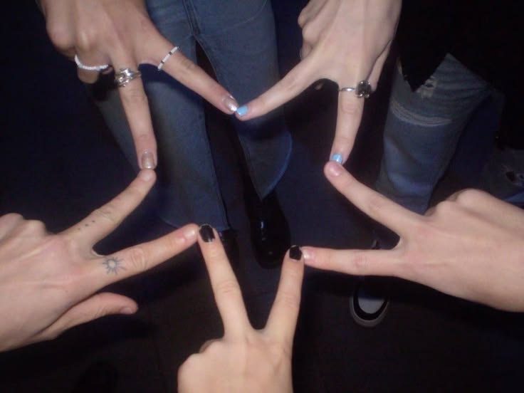 ᥇ⅈꪶ . tweet media