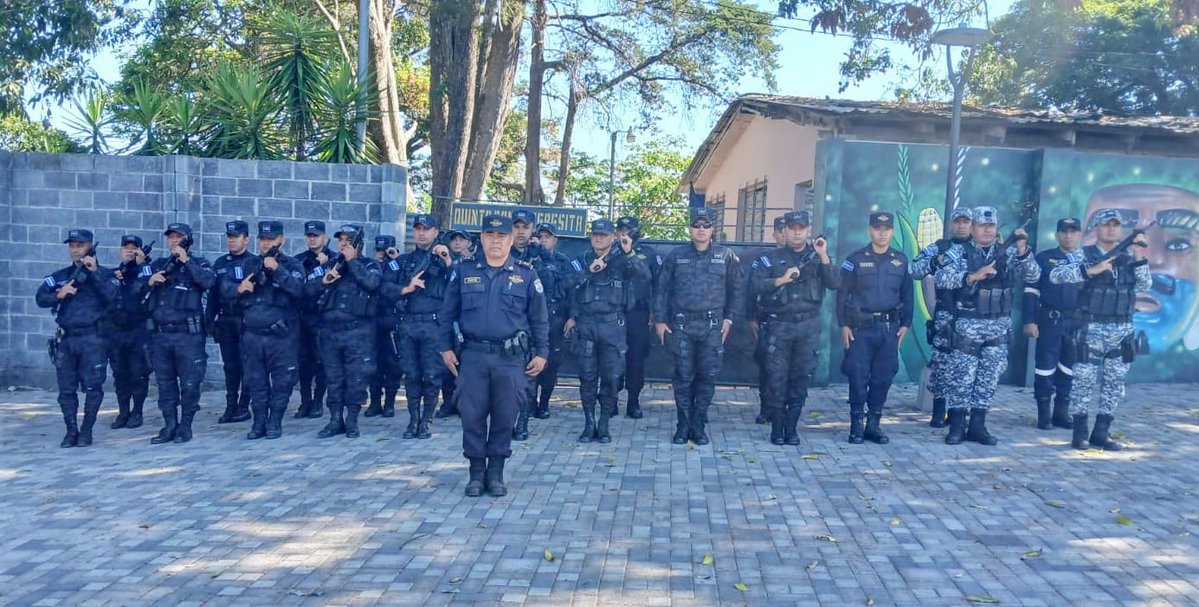 PNC El Salvador tweet media