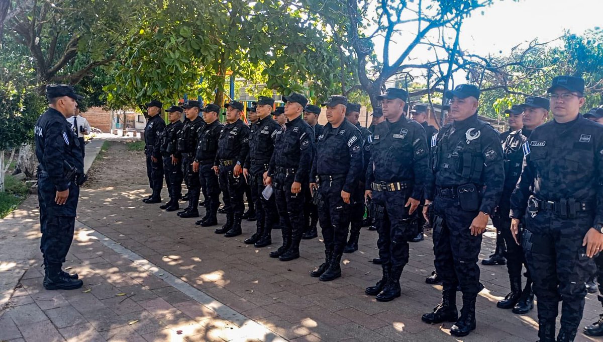 PNC El Salvador tweet media