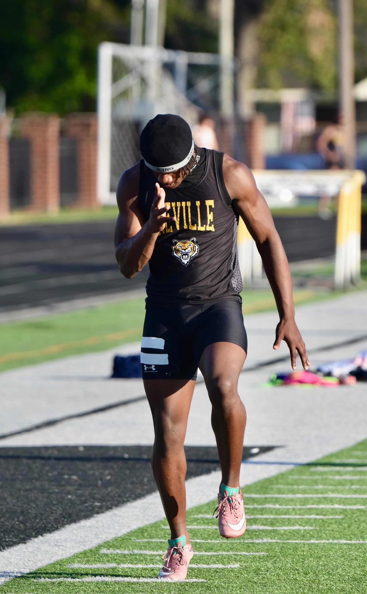 Deuntra Scheanette tweet media