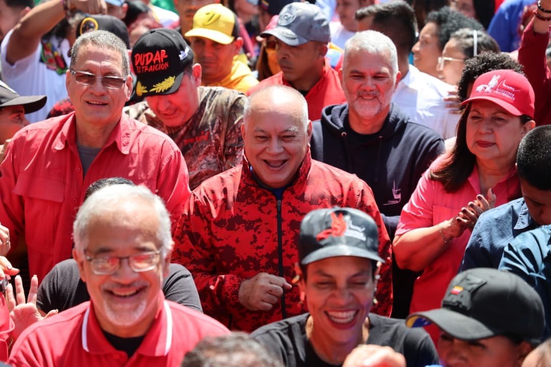 Con el Mazo Dando tweet media