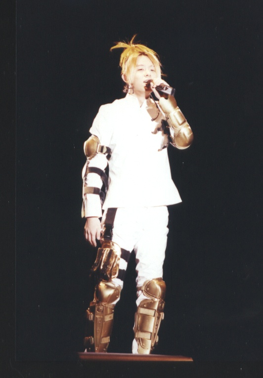 daily H.O.T. tweet media