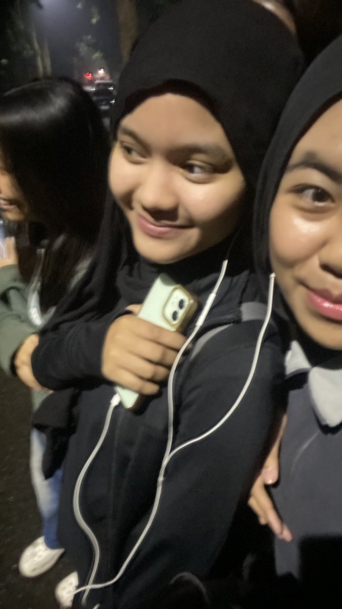 maya kuliahan tweet media