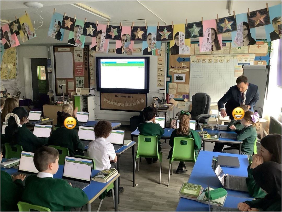 StJosephStBede's tweet photo. Thank you to Mr May from our trust who has been into our class this afternoon to teach us how to use our new laptop devices. He was very impressed with how well we followed instructions and how hard we worked to collaborate on a shared document. Great work Class 9!!
@STOC_CAT https://t.co/SIq42TkbR6