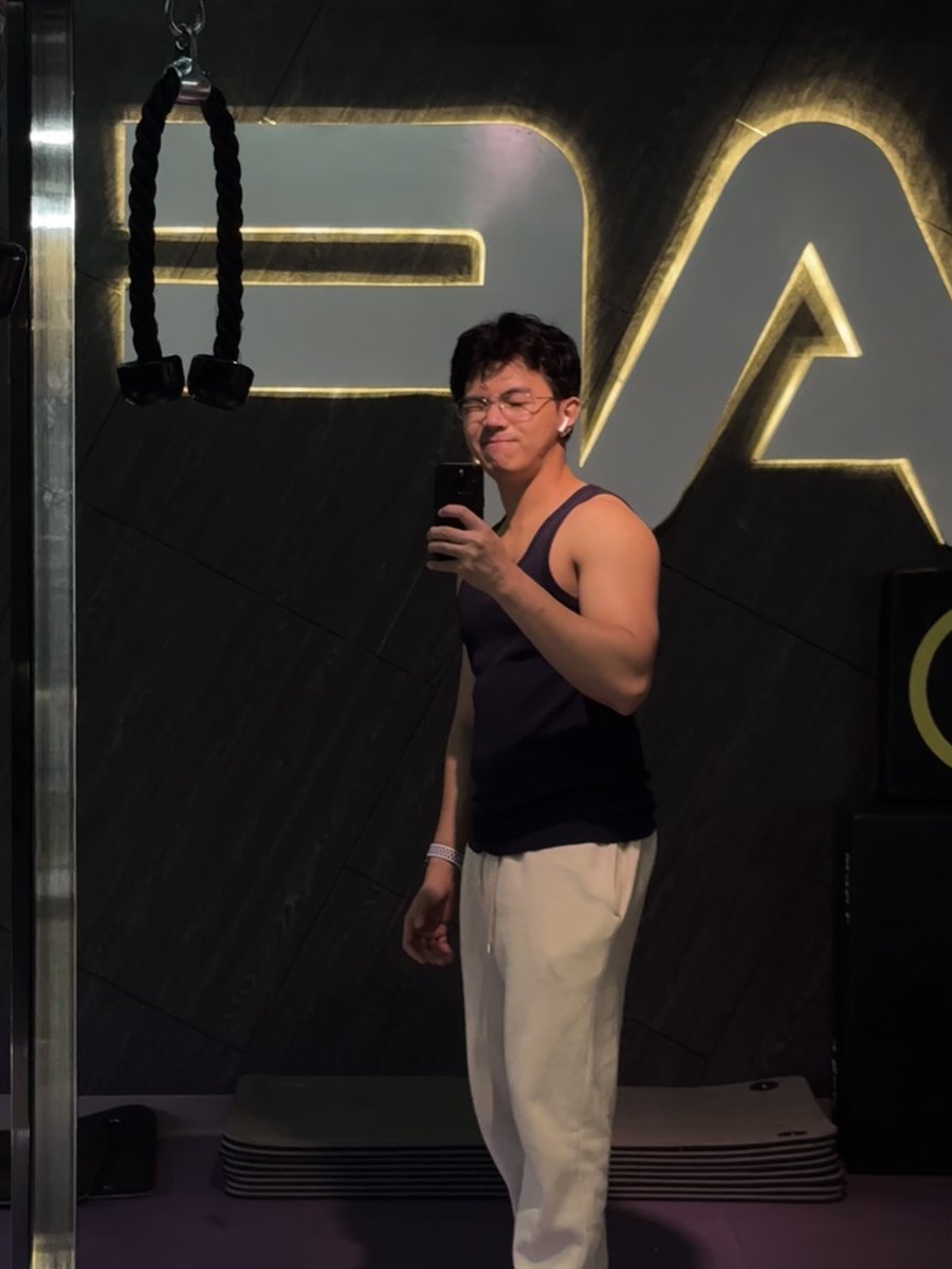 ornxm's tweet photo. back at it 🤕 https://t.co/BdX0n9om1o