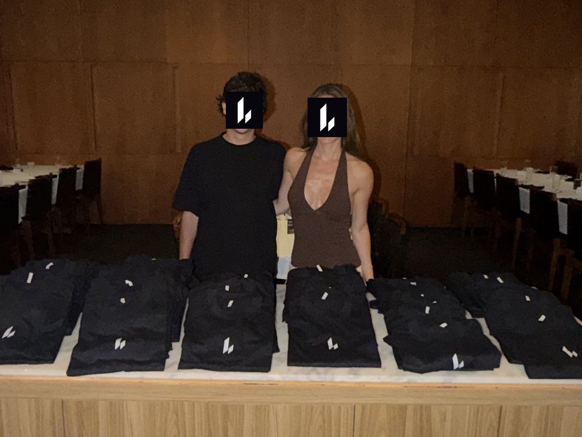 Cam1 🕯️ tweet media