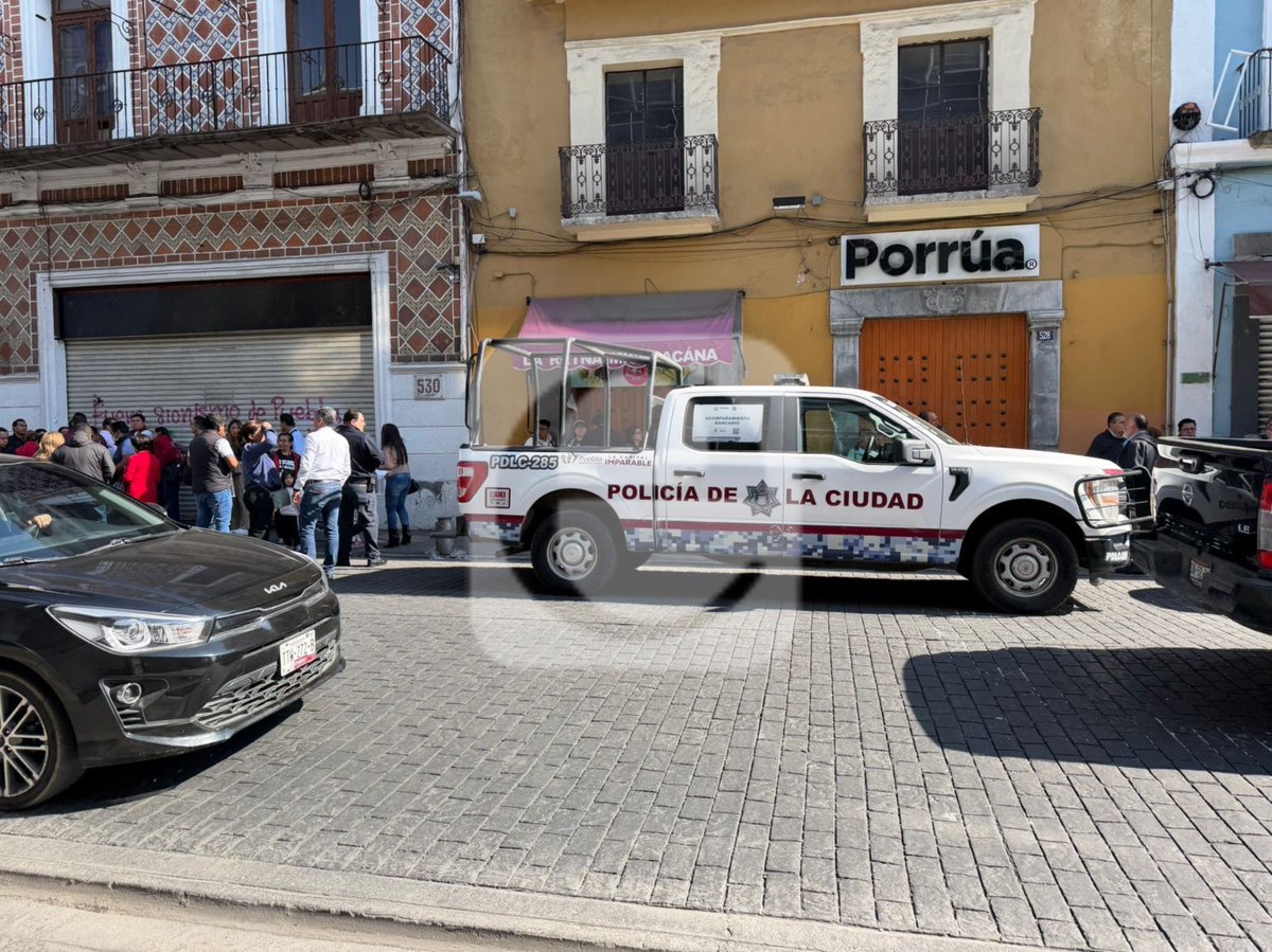 Periódico e-consulta tweet media