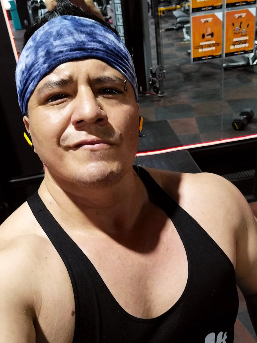 Ekho_Keys's tweet photo. Con selfies al fallo, si no no cuenta. 💪🏻🏋🏻♂️
#GymDone #GymMotivation #Pecho #GymCat #ChestDay https://t.co/hfv82zeJlX