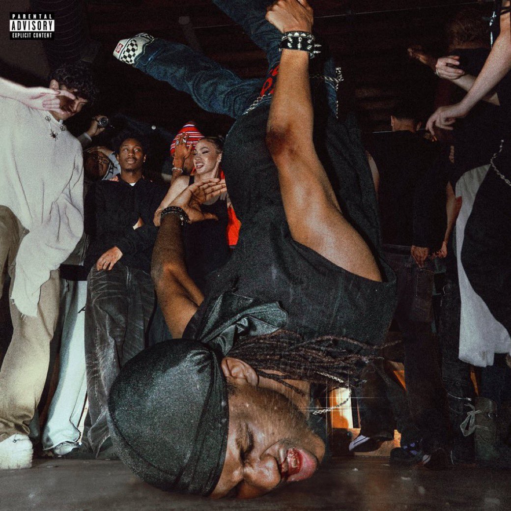 come riot tweet media