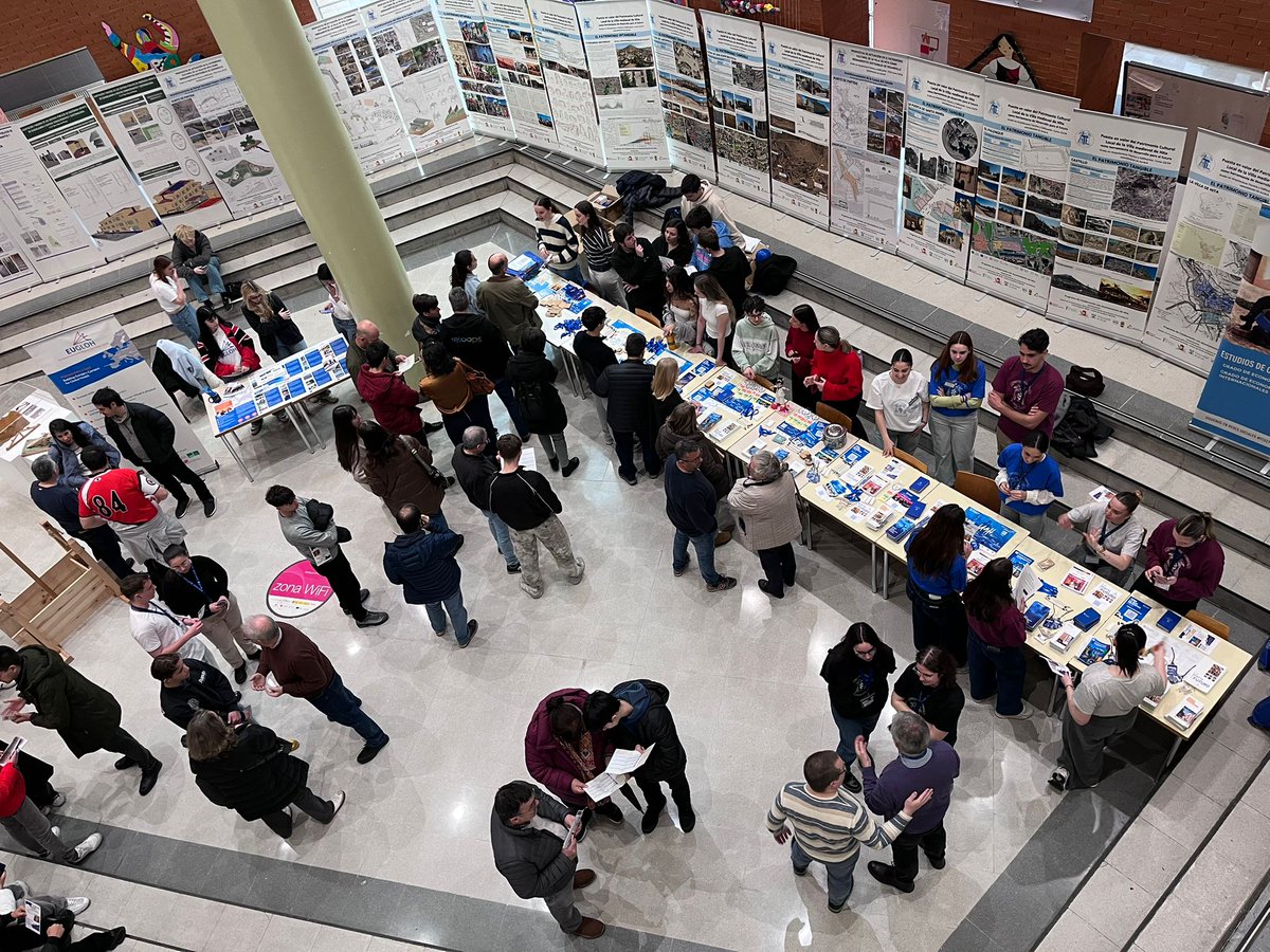 Facultad C. Económicas, Empresariales y Turismo tweet media