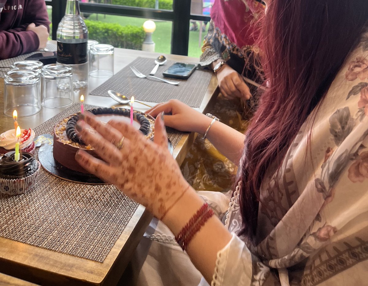 Aiman khan tweet media