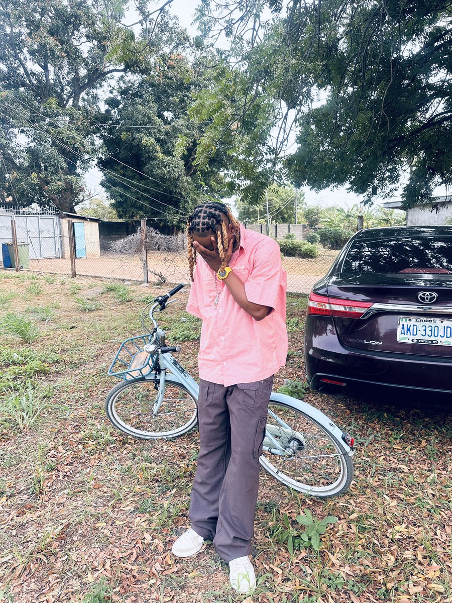 Olayemi22s's tweet photo. MY TIME NA MY TIME WHEN E COME I GO SHINE https://t.co/qoMIOafuVw