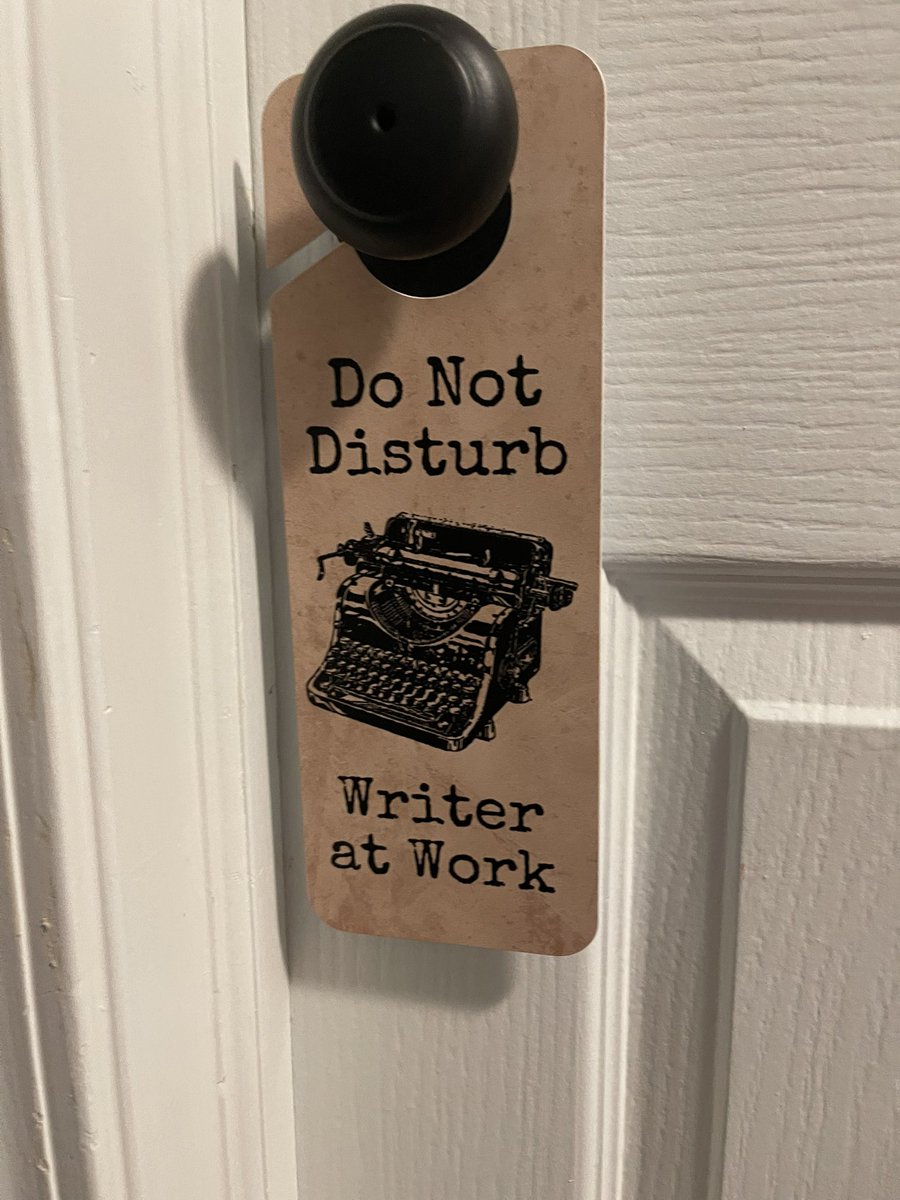 byMichaelWest's tweet photo. Back in West Manor, safe & sound. I want to thank @horrorhoundmag & the entire staff of #HorrorHoundWeekend for another amazing show! Thanks also to my publisher @HydraPress, my amazing wife @robinmblank, and of course, my new and faithful readers. See you all soon! #thankyou https://t.co/6d7FHZE0eK