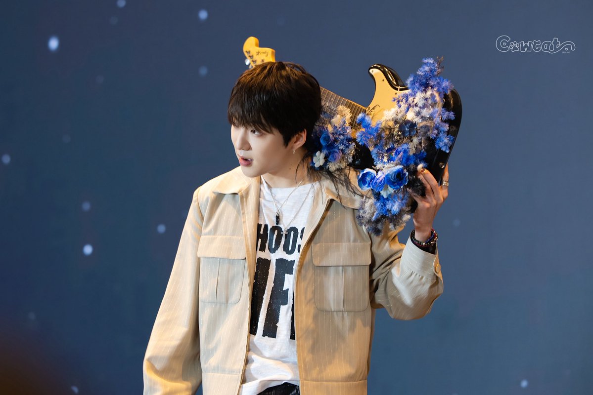 260322 팬싸 광저우 广州

기타소년🎸

#강승윤 #KANGSEUNGYOON #위너 #WINNER
<a href="/official_yoon_/">official_yoon_</a>