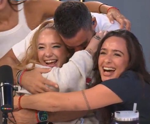 ◦◉✿ ✶ 𝑅𝓸𝓶𝓲𝓷𝓪 ✶ ✿◉◦ tweet media