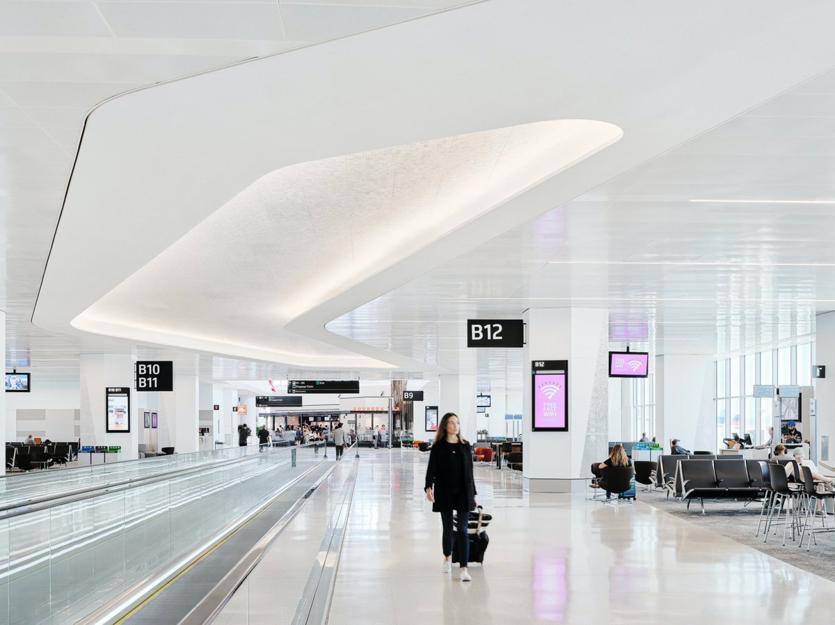 TrueformGroup's tweet image. Trueform delivered a full network of #digitalsignage at @OfficialSFA_ helping millions navigate terminals efficiently. 
Custom-engineered displays showcase our expertise in high-quality passenger information infrastructure for complex transport hubs.
trueform-signage.com/san-francisco-…