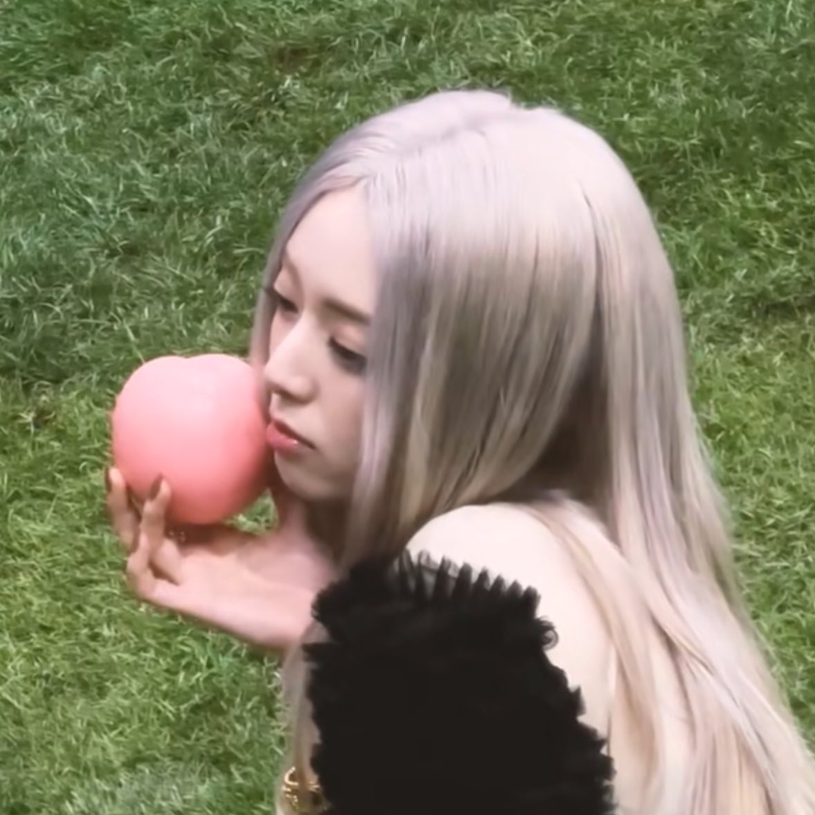 YUNA BASE tweet media