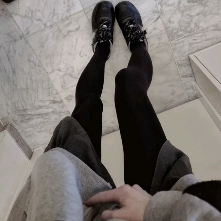 ₍ᐢ. .ᐢ₎. 𝓡𝓲𝓻𝓲 𖹭 ◞ lost sanity ☆ tweet media