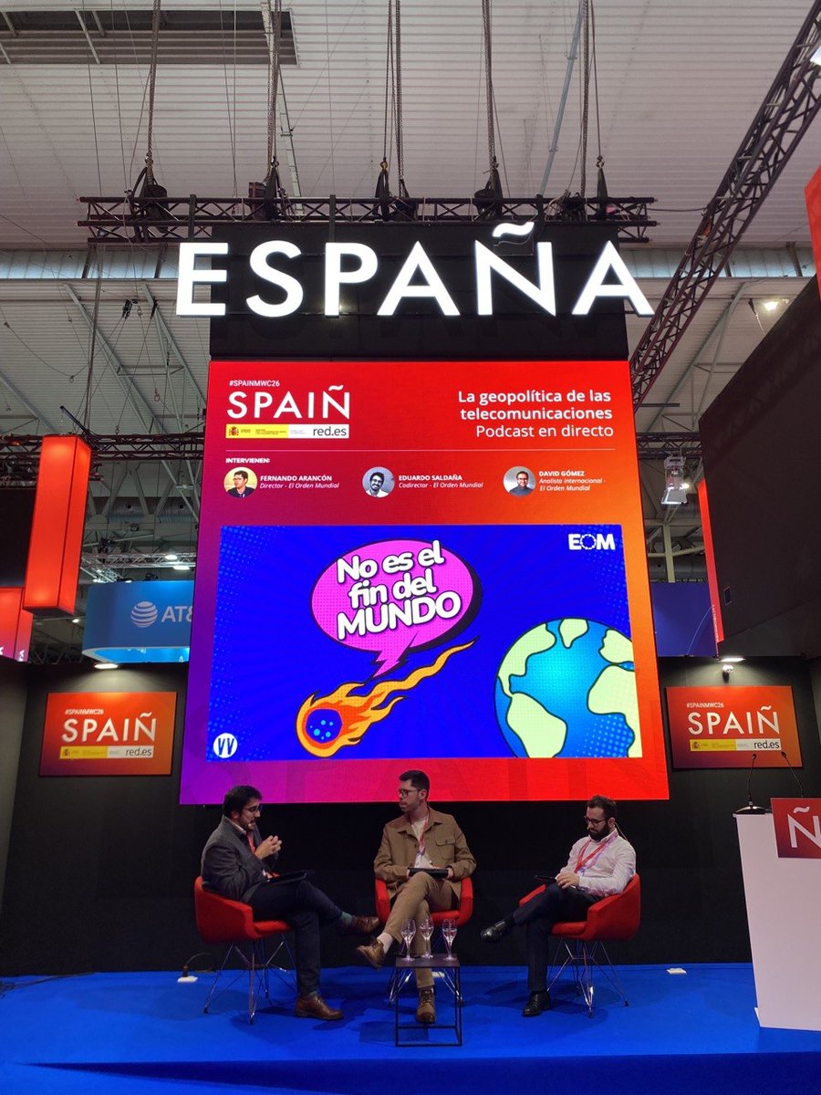 elOrdenMundial's tweet image. 📍Hace unas semanas estuvimos en el Mobile World Congress charlando de #cables submarinos y geopolítica

🌎¿Quién construye estos cables? ¿Qué riesgos supone que una potencia rival controle la infraestructura digital de tu país?

👉 @FernandoArancon @EduardoSaldania y