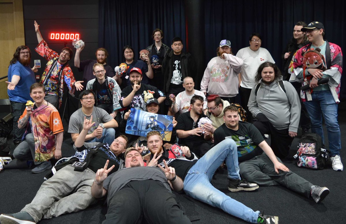 Luyo 🎪 tweet media