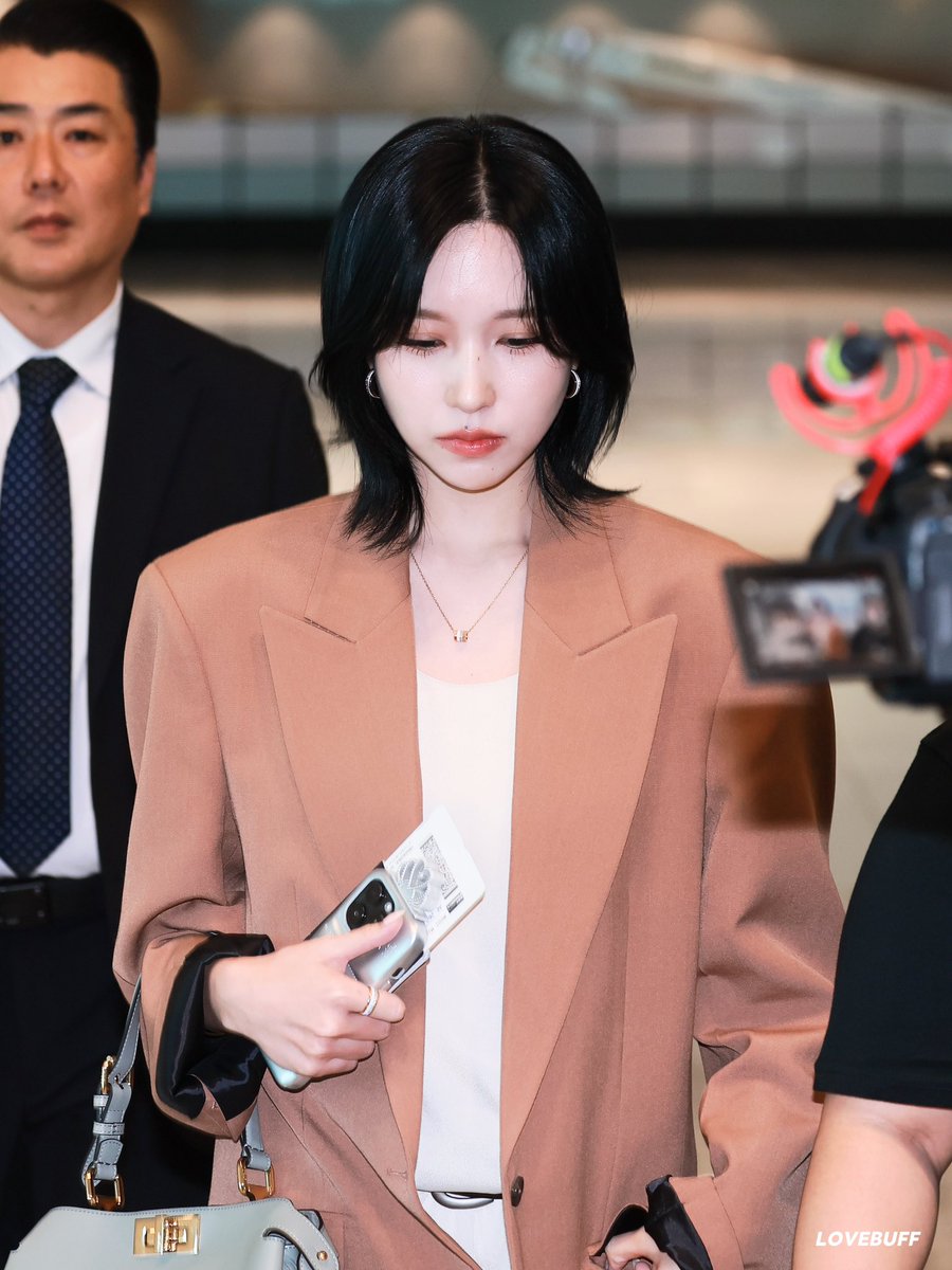 LOVEBUFF🥀 tweet media