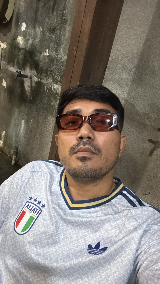 CarolRevo's tweet photo. okeh, besok main di gebang pake lighspeed meta + jersey azzuri https://t.co/SnU2EtTdrM