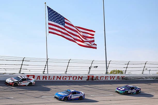 Kyle Larson Zone tweet media