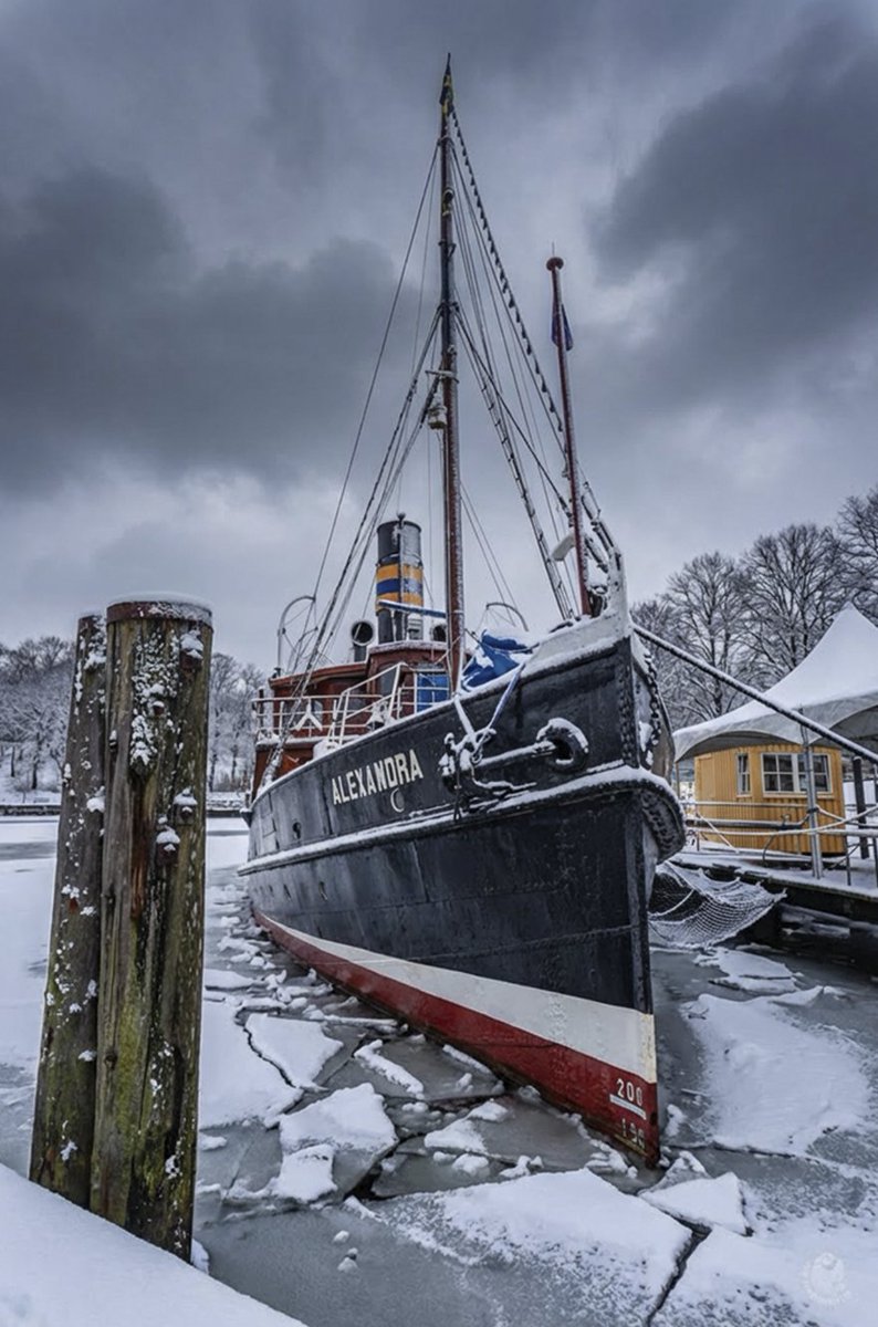 𝔘𝔭 𝔢𝔴𝔦𝔤 𝔲𝔫𝔤𝔢𝔡𝔢𝔢𝔩𝔱! tweet media