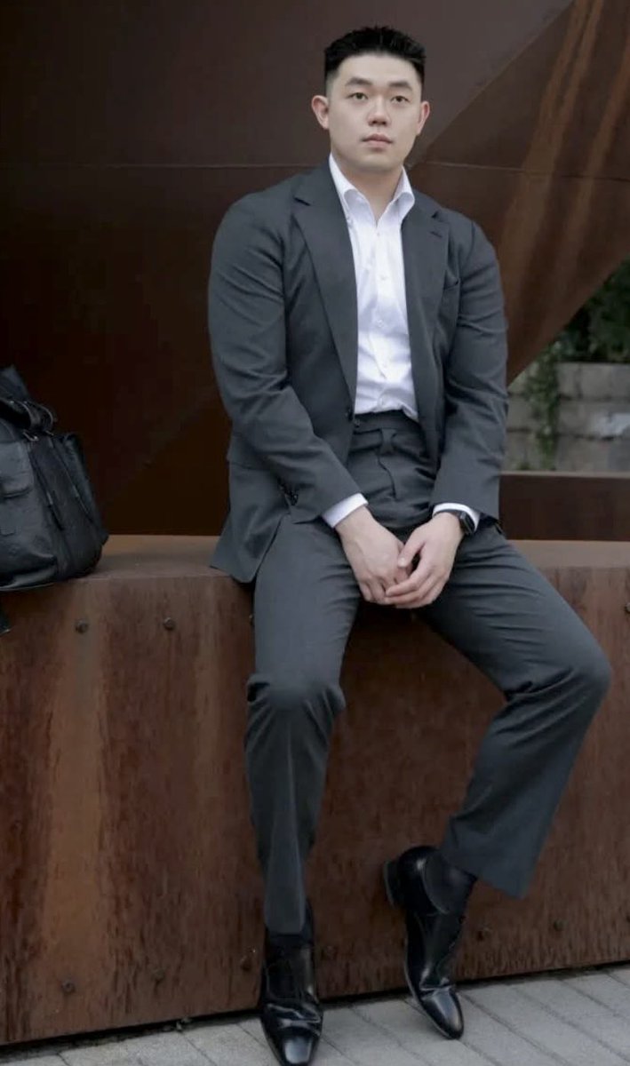 uniform men police suit tweet media