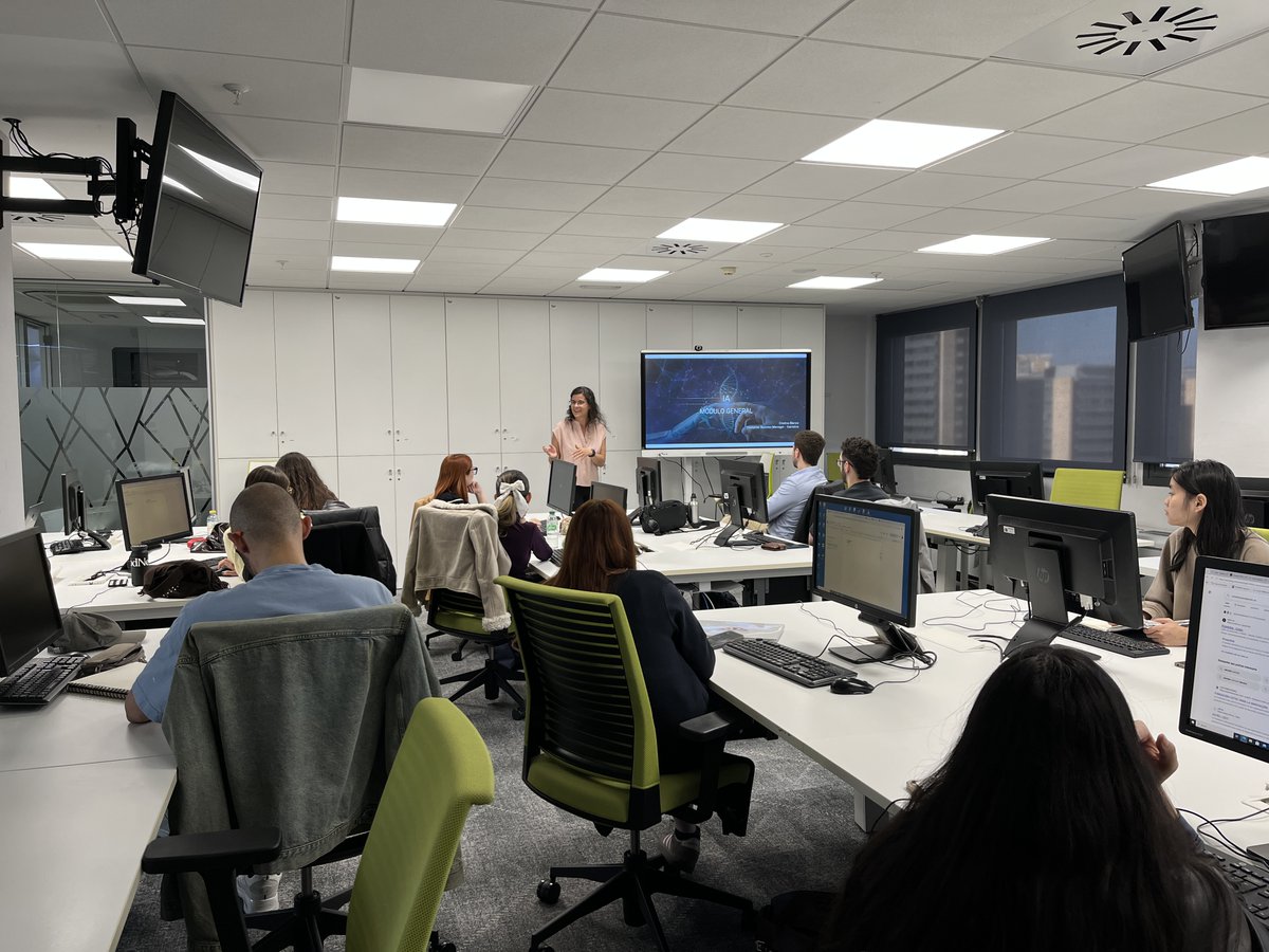 EFE Escuela tweet media