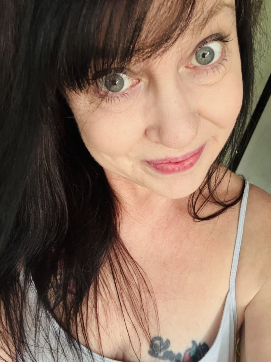 Nanny Ellie tweet media